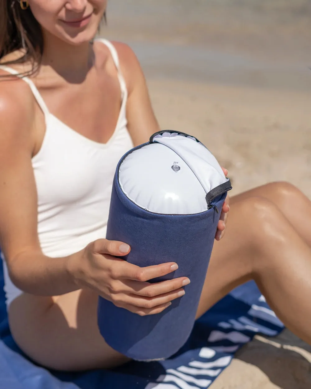 Cojín hinchable de playa microfibra – CAMILLE - Image 3