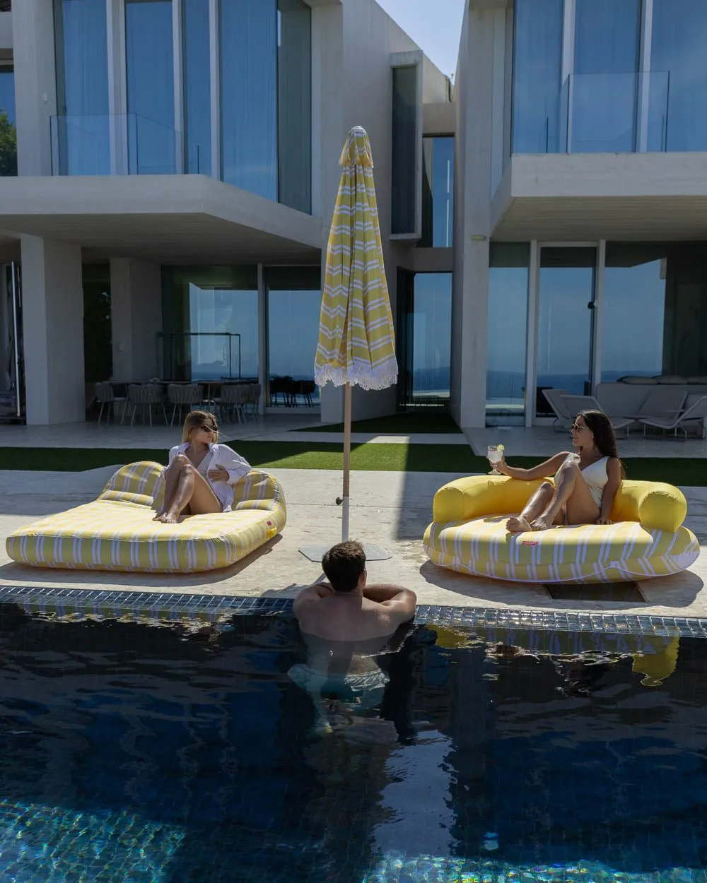 Tumbona hinchable redonda para piscina y jardín - ATLANTA - Image 3