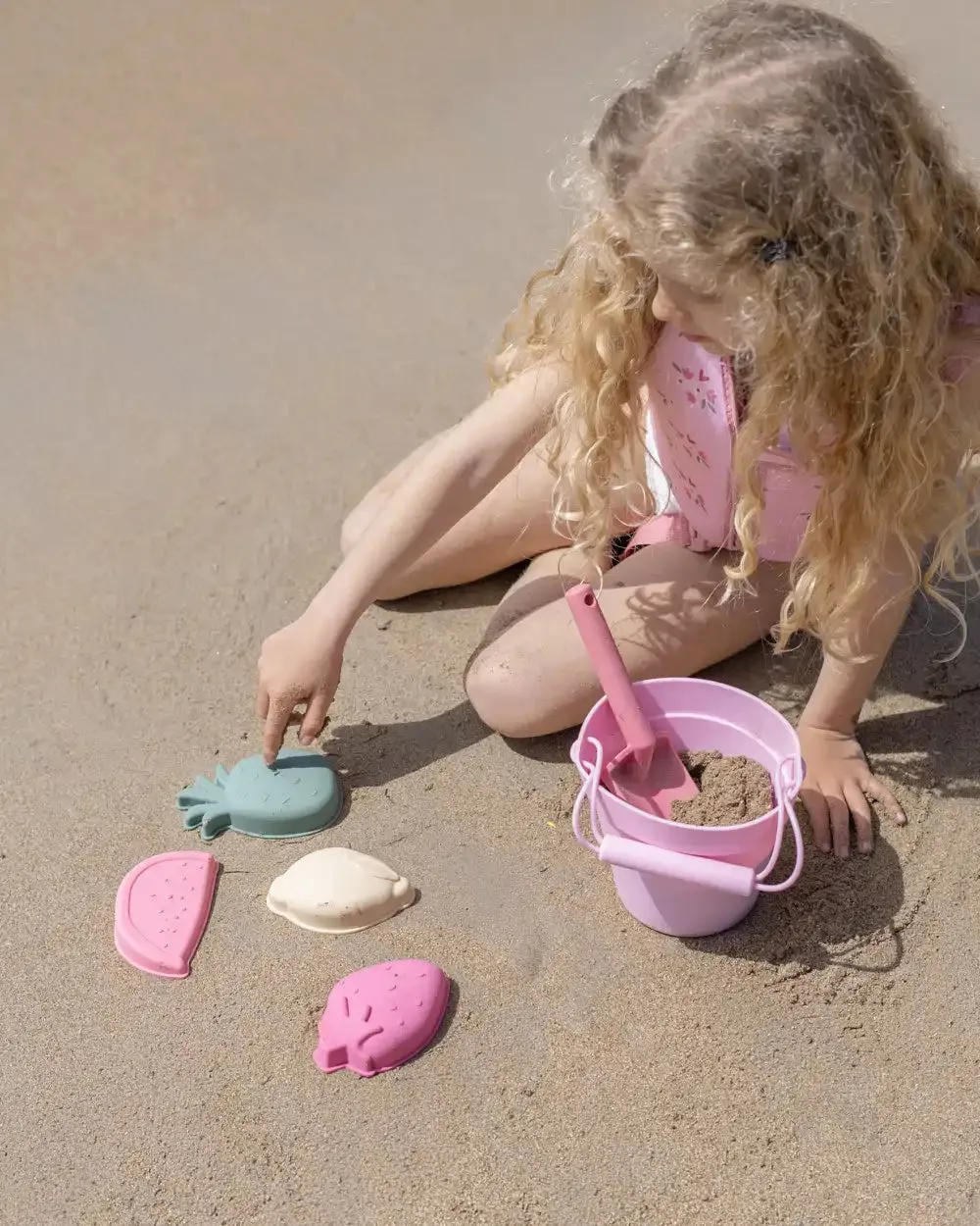 Set de juguetes de playa de silicona – DOTTIE - Image 4