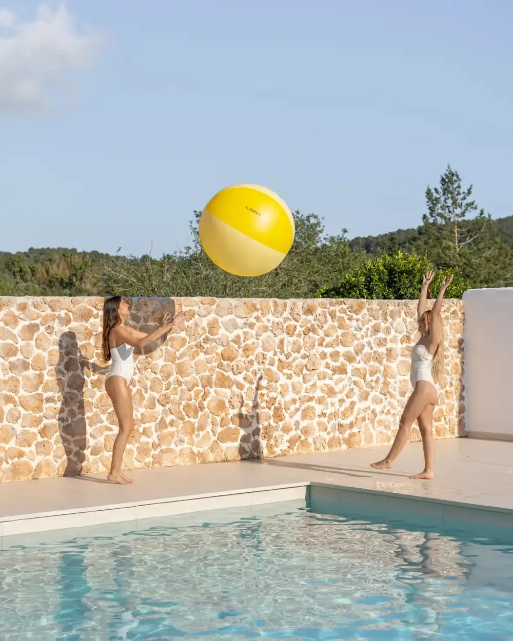 Pelota hinchable gigante para playa y piscina – HOOP - Image 4